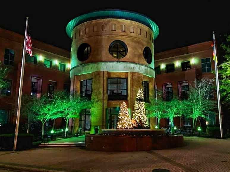 Green lights for Veterans